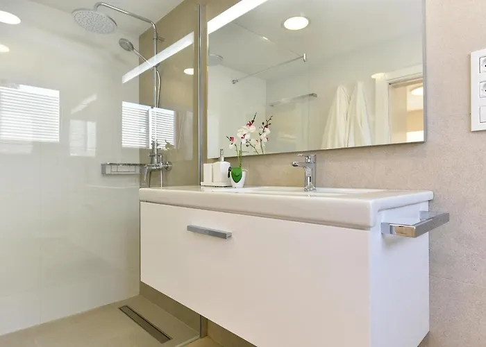 Blue Ocean By Villagrancanaria マスパロマス