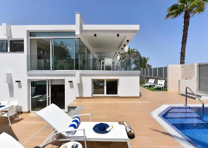 Blue Ocean By Villagrancanaria *